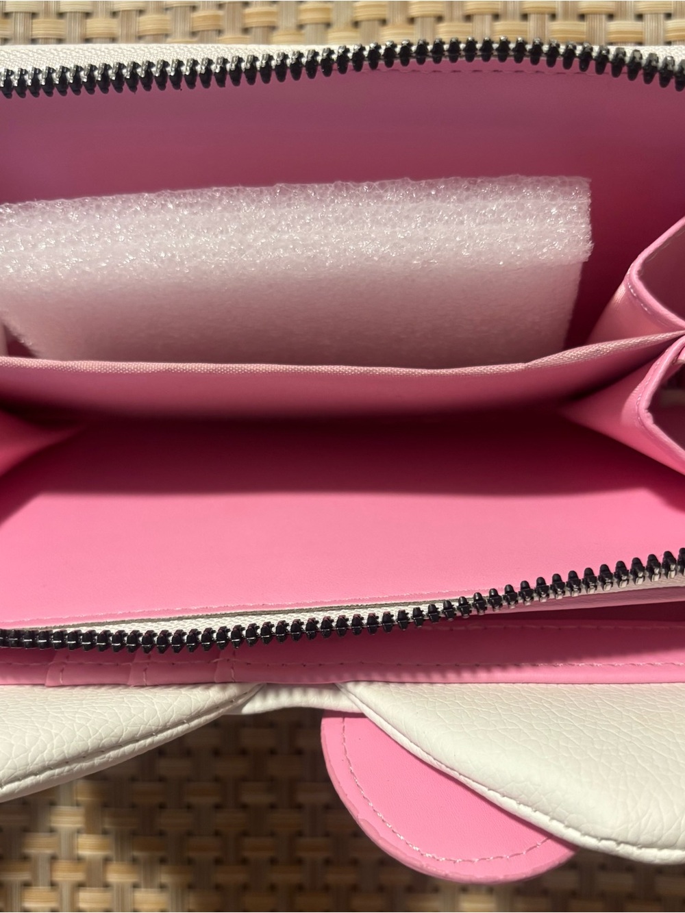 Hello Kitty White Wallet with Pink Bow and Blue Heart Sunglasses Print - Picture 5 of 5
